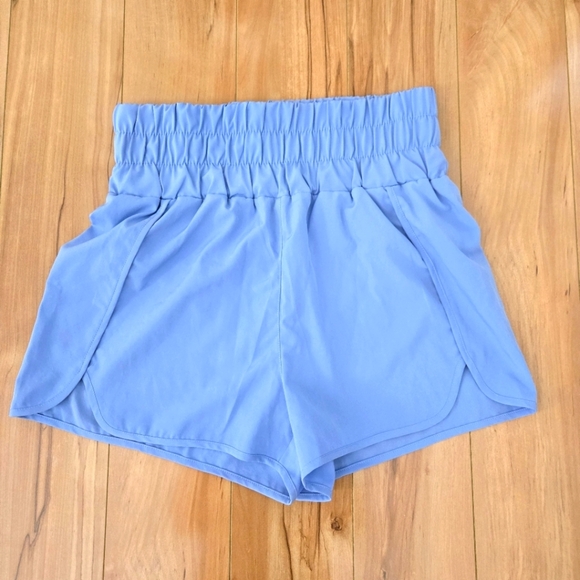 New in Active Stretch Shorts Light Blue Size Large - Picture 3 of 10